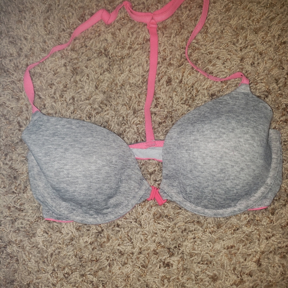 VS pink bra